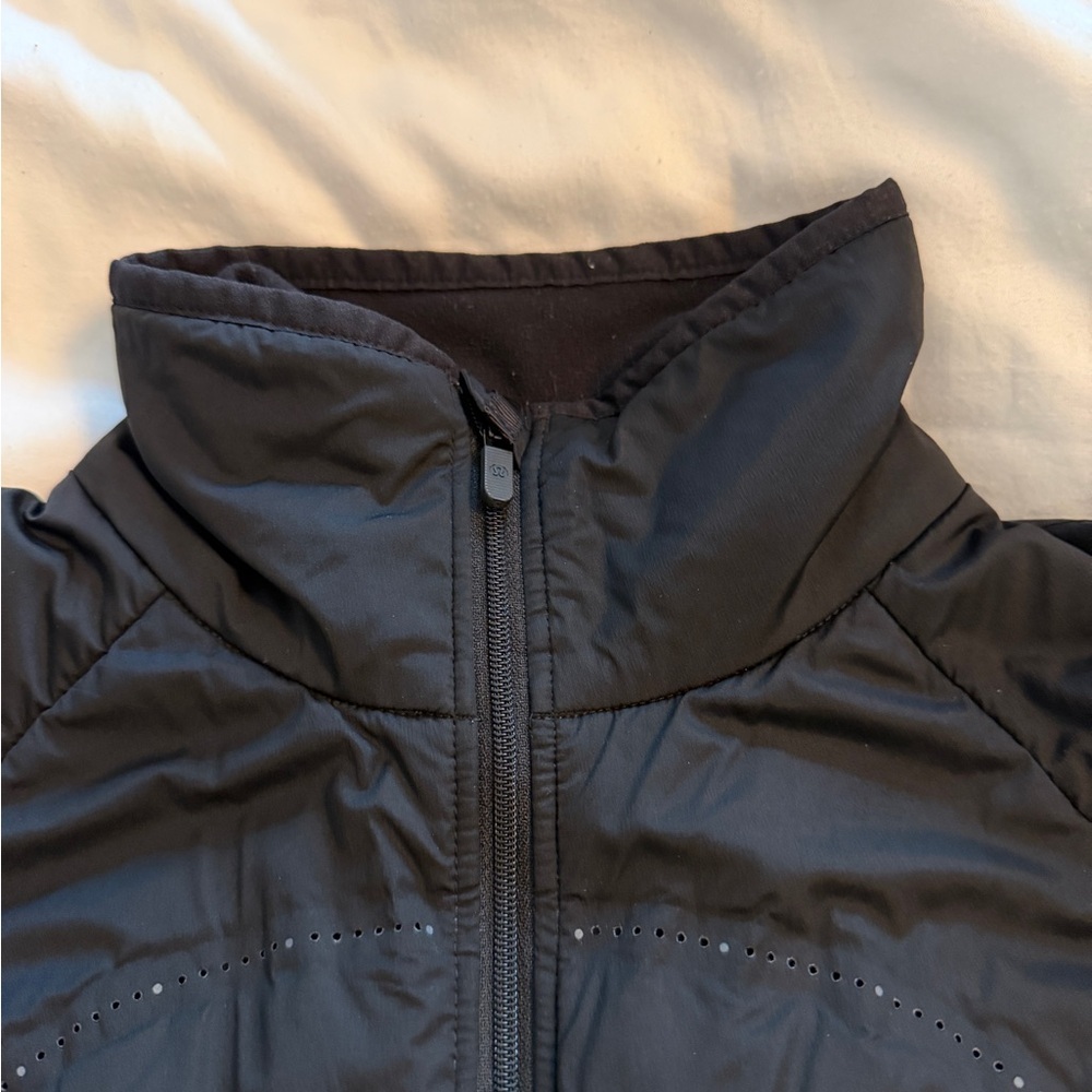 Women’s Black Full-Zip Run for the Cold Jacket Size 4 - Picture 3 of 10